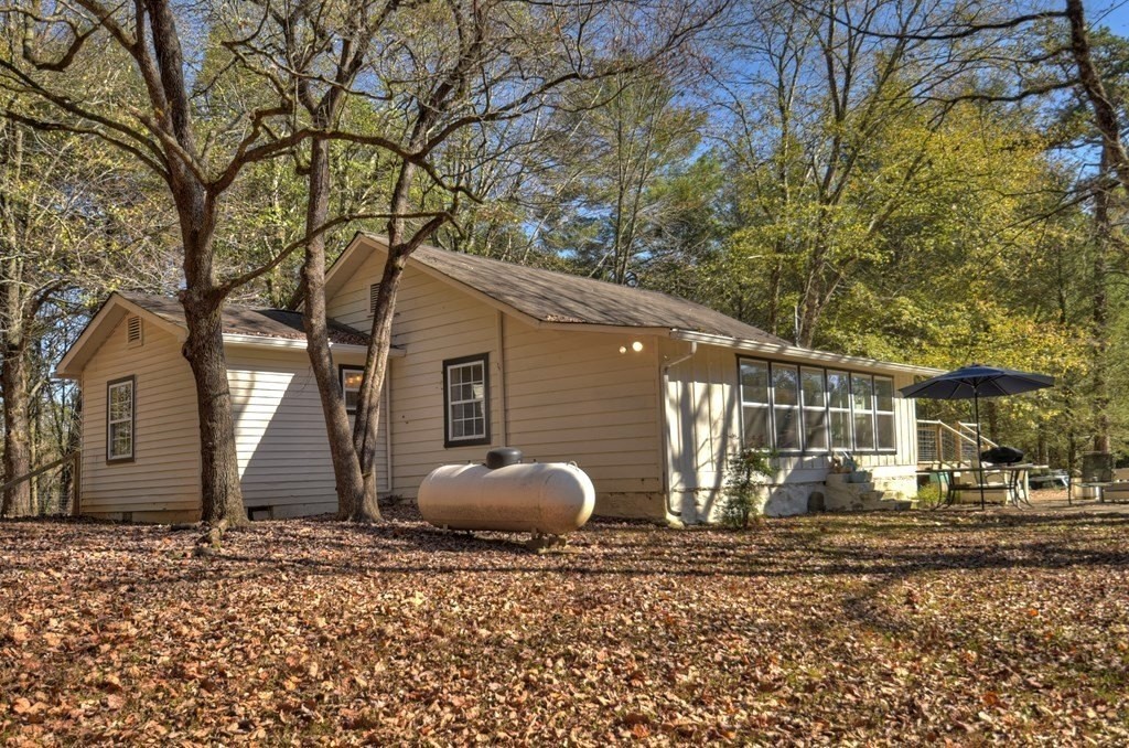3380 Clear Creek Rd - Photo 7 of 39