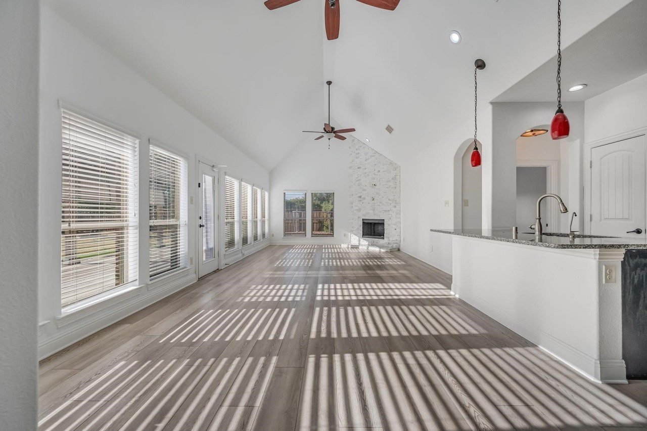 10228 Tanner Mill Dr - Photo 3 of 19