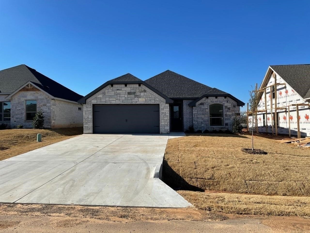 3314 Windcrest Dr - Photo 2 of 13