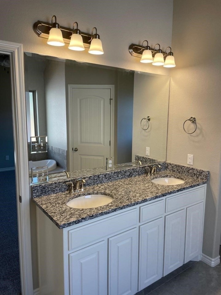 3314 Windcrest Dr - Photo 5 of 13