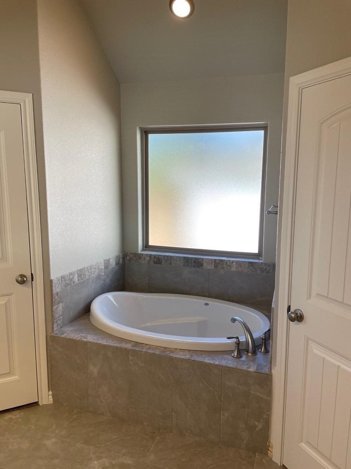 3314 Windcrest Dr - Photo 6 of 13