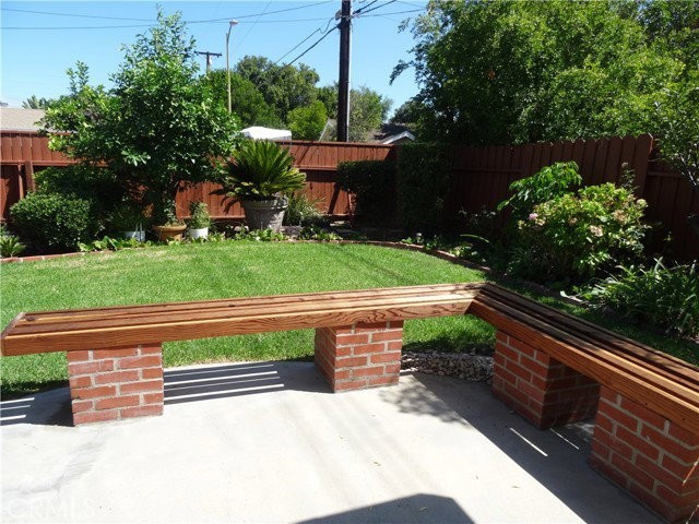 23800 Bessemer St - Photo 2 of 8