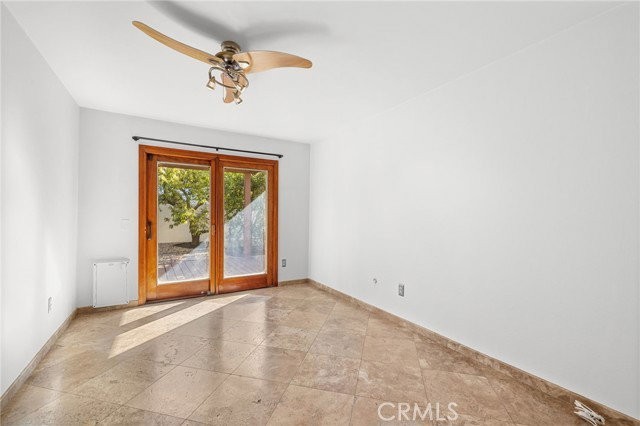 6232 Hesperia Ave - Photo 5 of 8