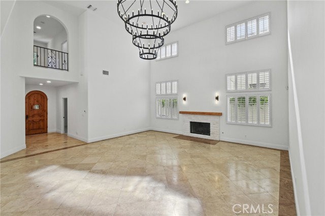 4323 Agnes Ave - Photo 3 of 8