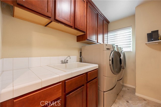 9146 Noble Ave #107 - Photo 6 of 8