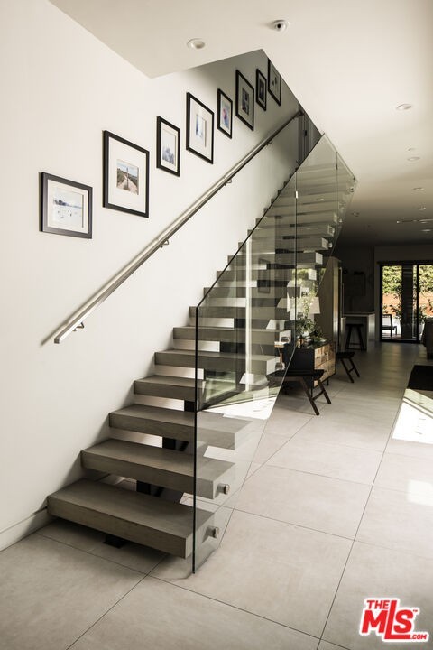 532 Huntley Dr - Photo 6 of 8