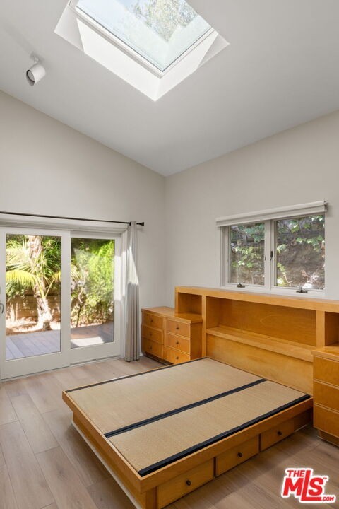 641 25th St - Photo 3 of 8