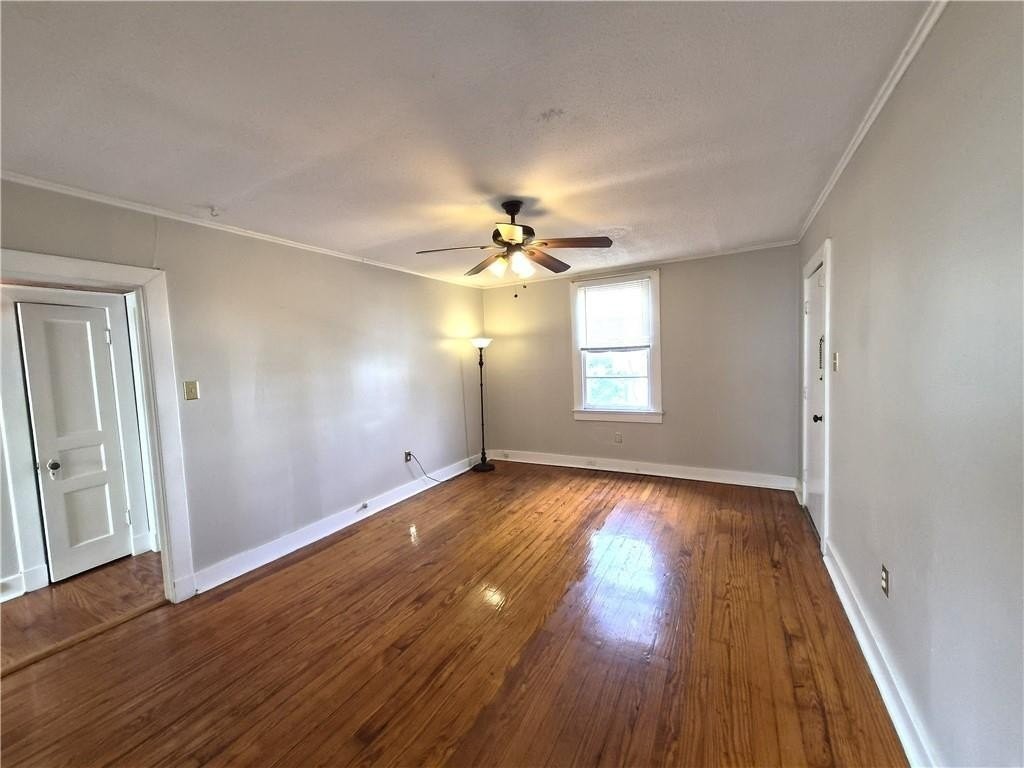 2104 Brainard St - Photo 4 of 12