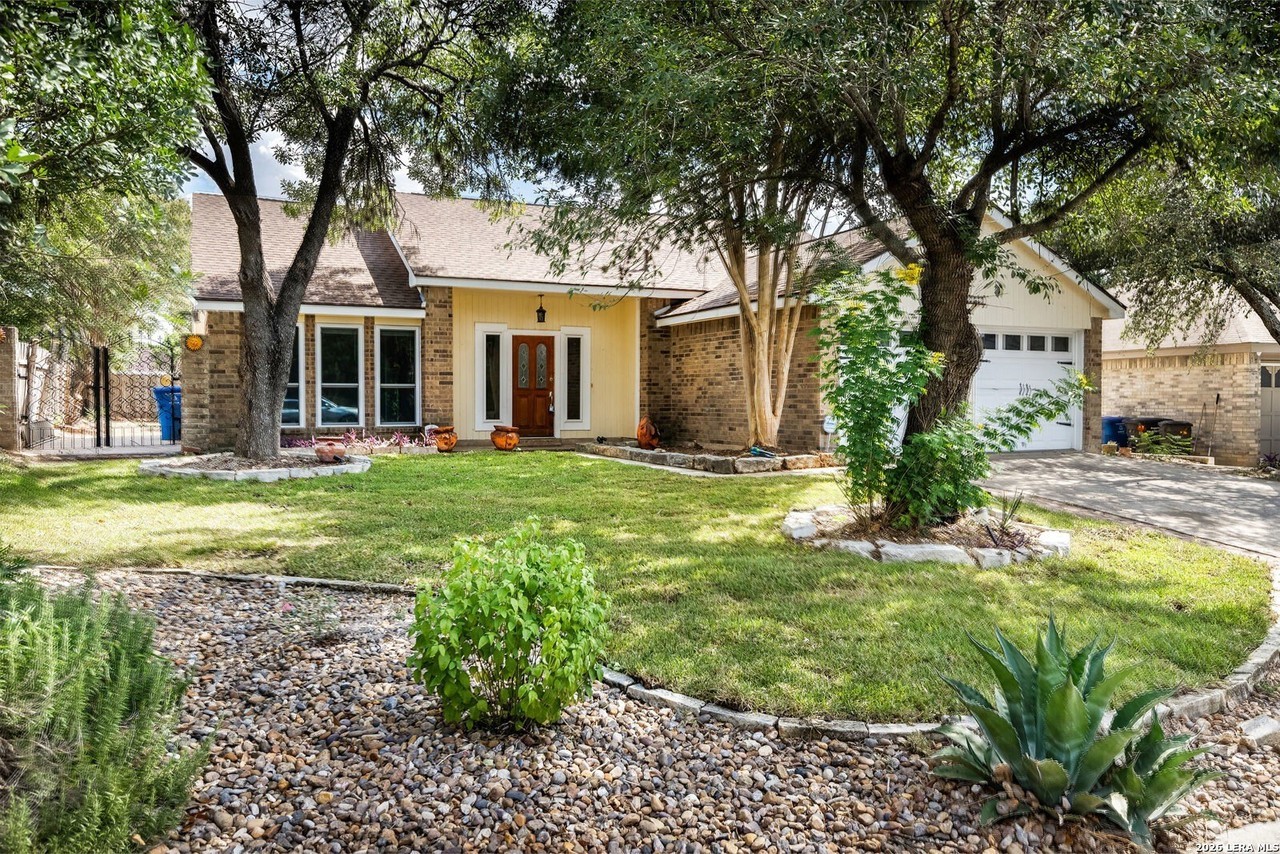 8839 Welles Edge Dr - Photo 3 of 19