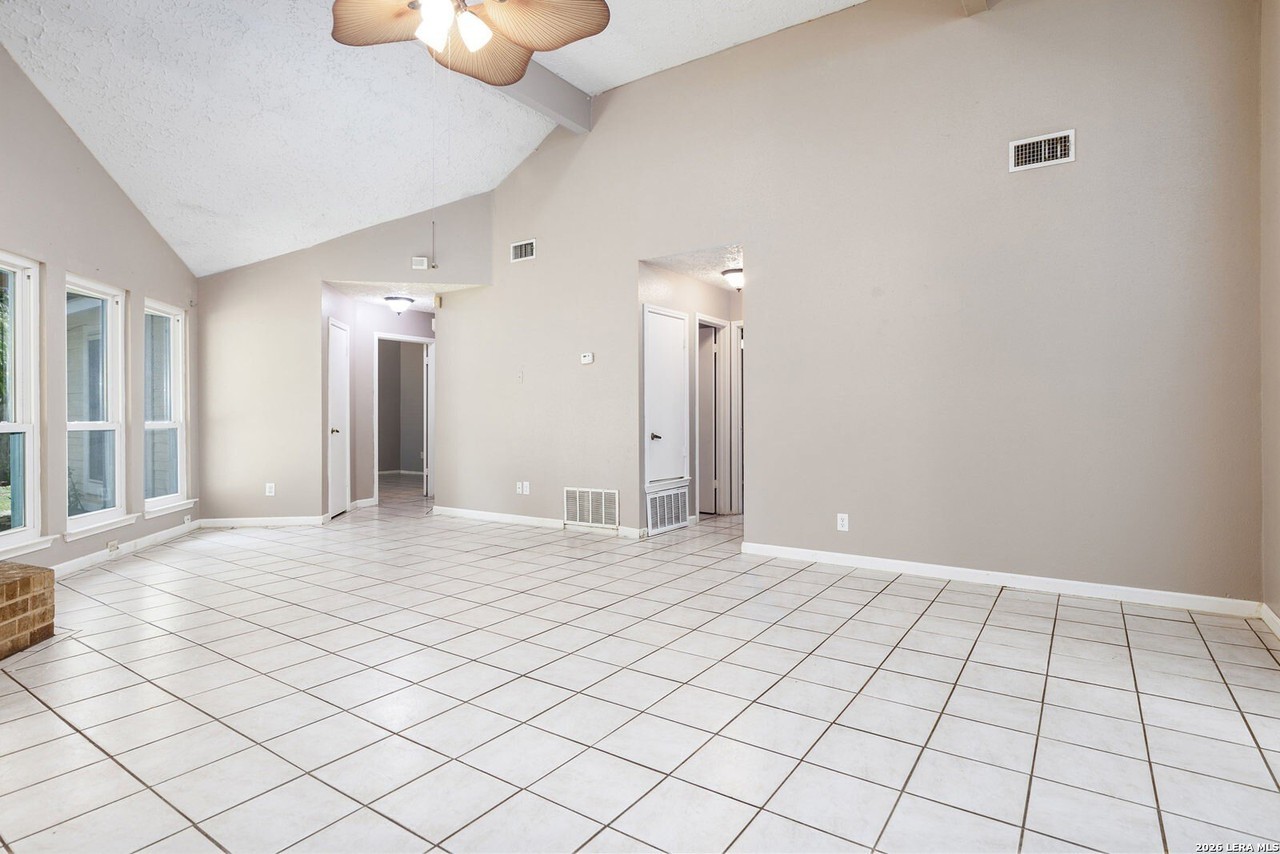 8839 Welles Edge Dr - Photo 4 of 19