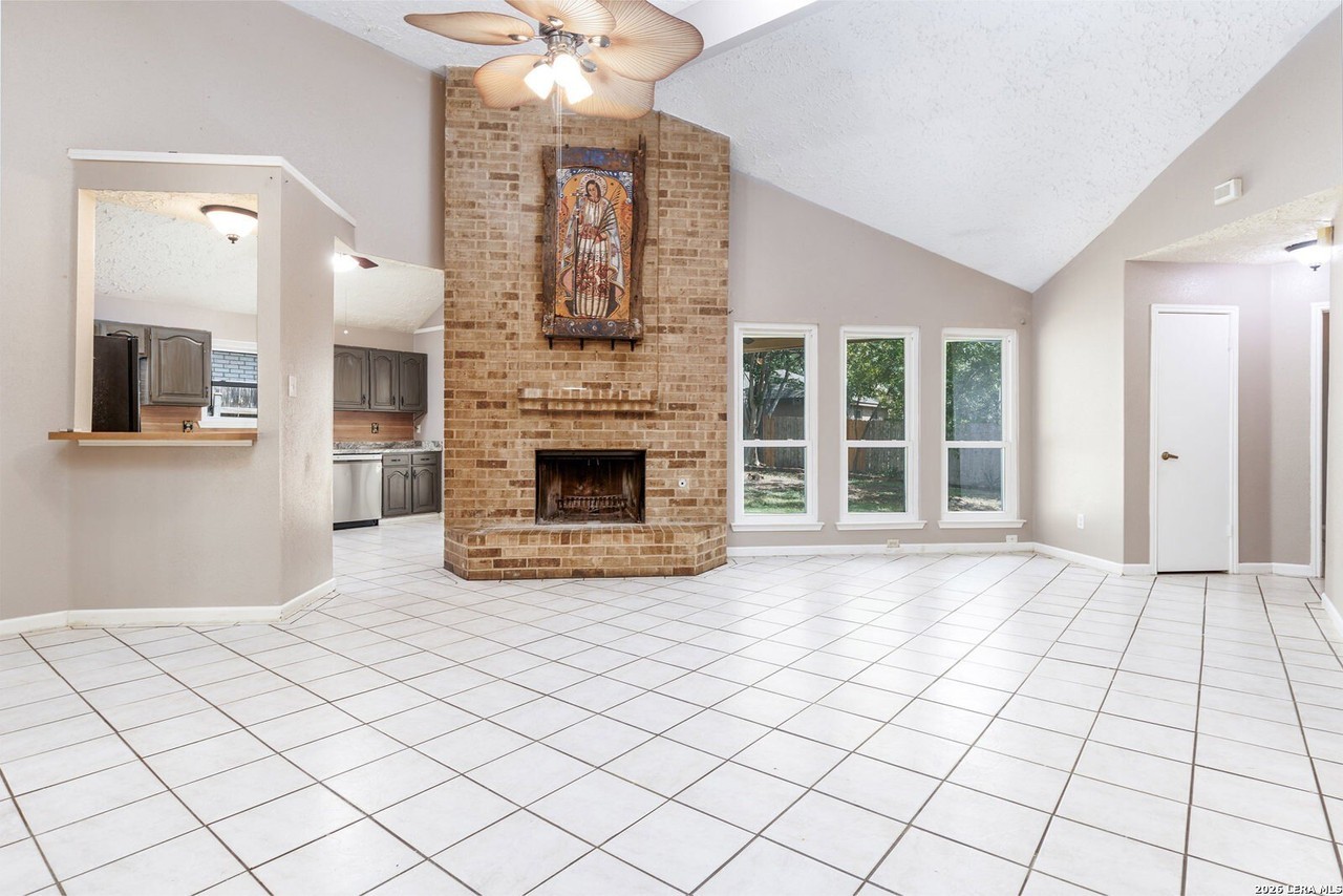 8839 Welles Edge Dr - Photo 5 of 19