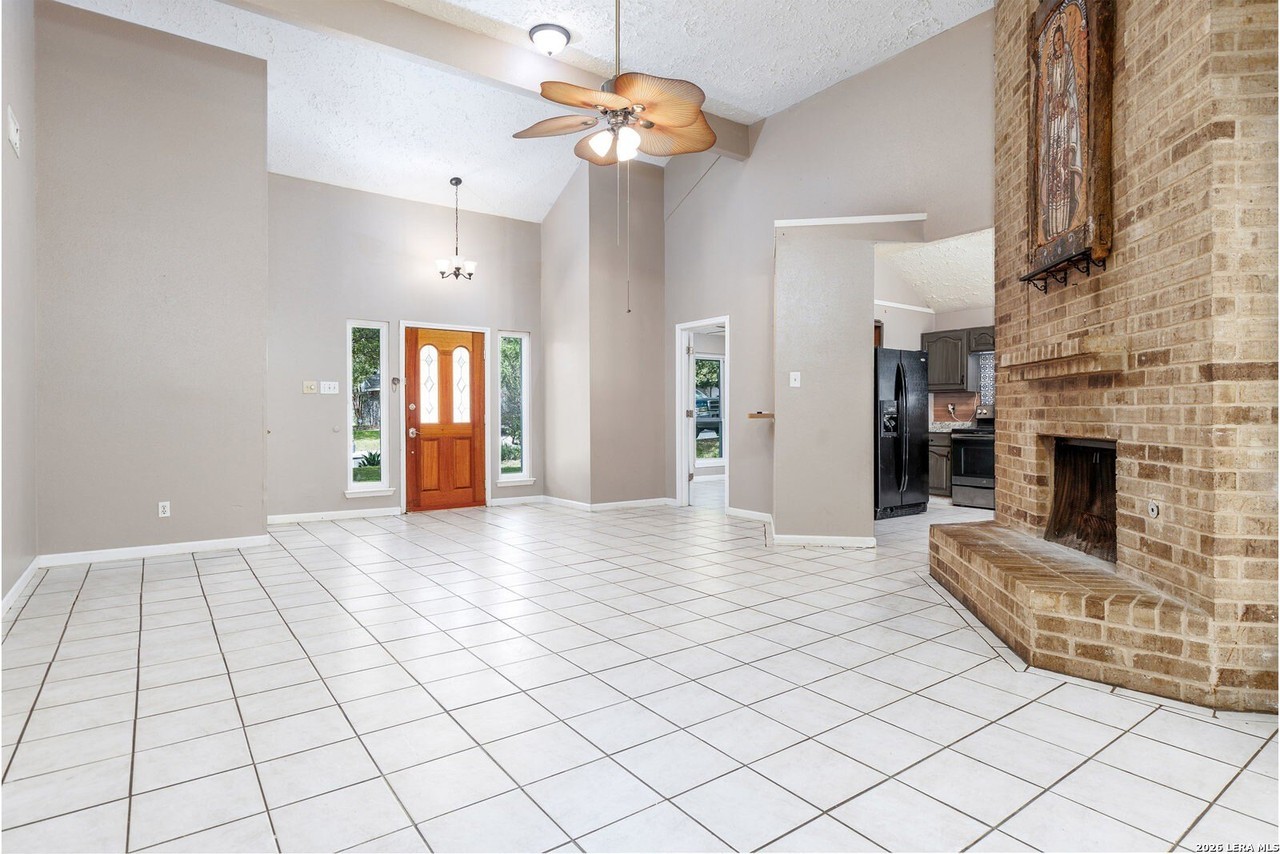 8839 Welles Edge Dr - Photo 6 of 19