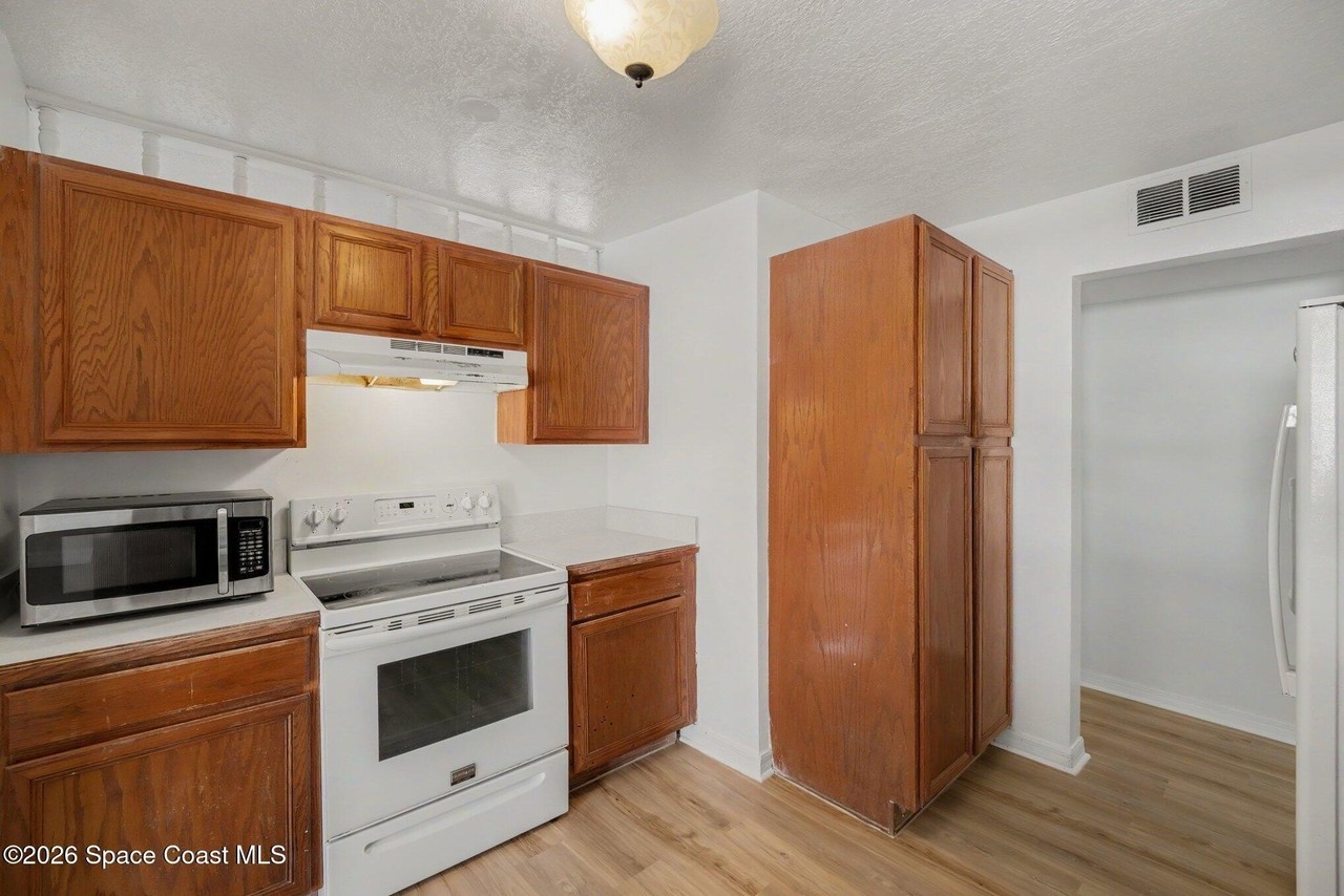 686 Teak Dr - Photo 6 of 27