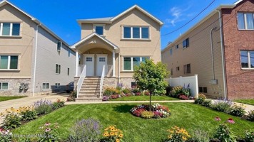 featured image of 461 Stewart Ave #2FL