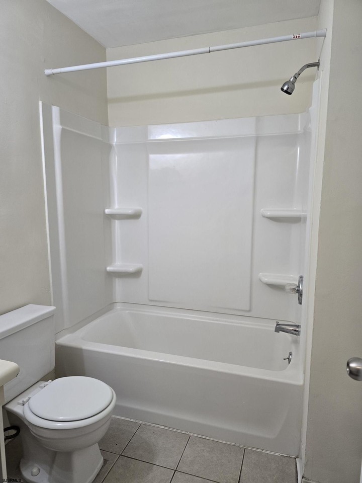 727 Black Horse Pike Apt 3-12 Square - Photo 5 of 6