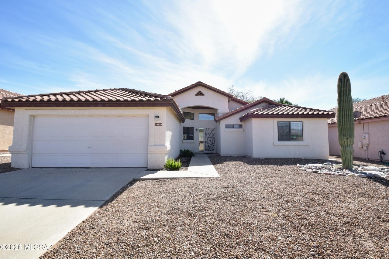 10630 E Channelside Dr - Photo 2 of 27