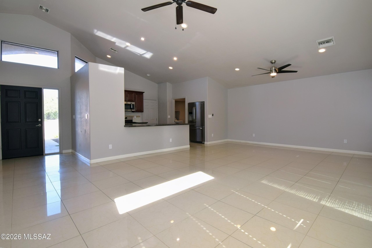 10630 E Channelside Dr - Photo 3 of 27