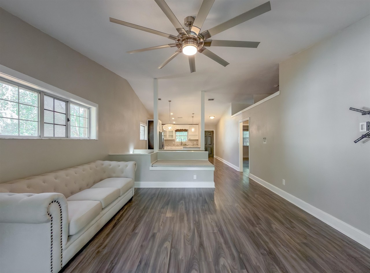2200 Paul Russell Cir - Photo 4 of 50
