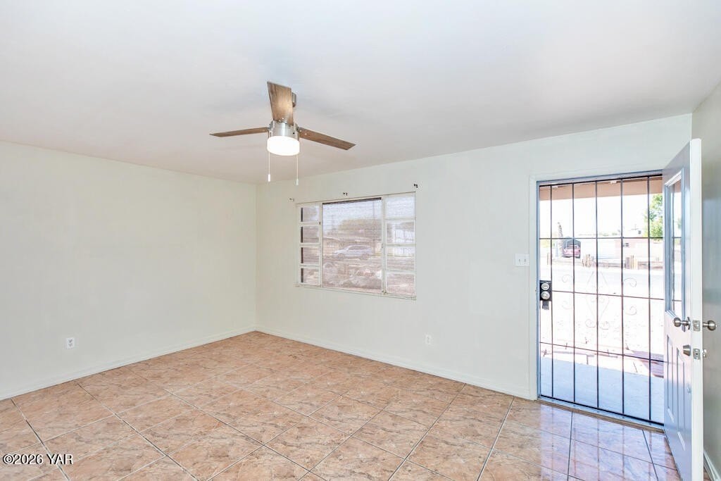 2743 S Mesa Ave - Photo 2 of 23