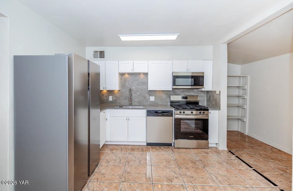 2743 S Mesa Ave - Photo 5 of 23