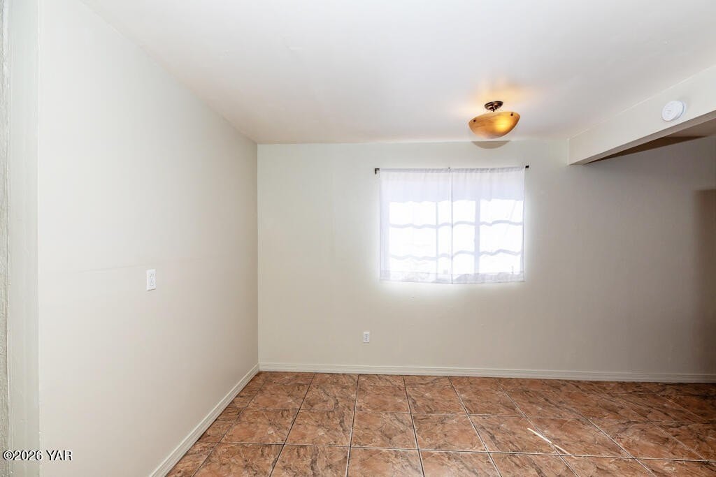 2743 S Mesa Ave - Photo 7 of 23
