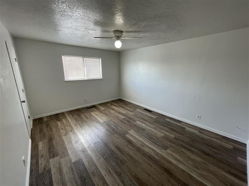 3505 Lafayette Dr Ne #C - Photo 3 of 20