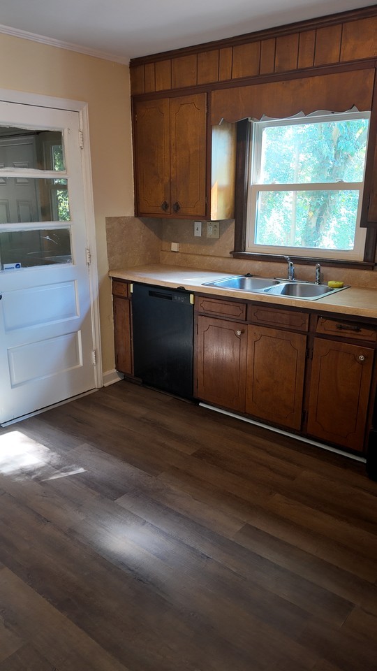 4226 Rochelle Ln - Photo 6 of 9