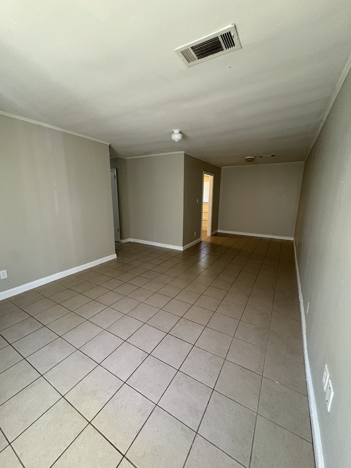 3068 Texas St - Photo 2 of 6