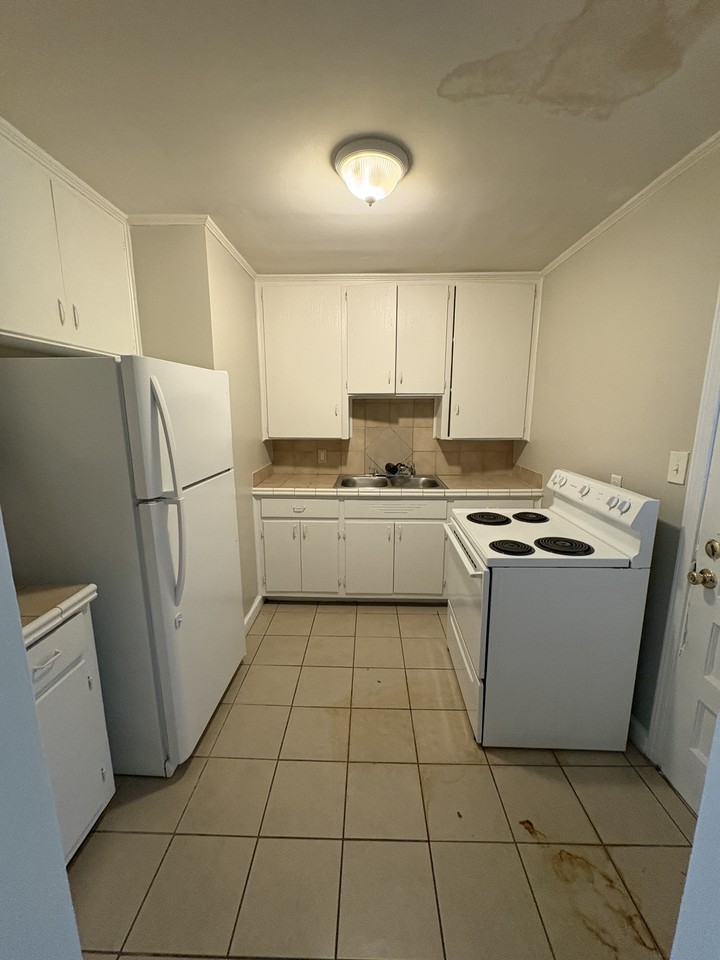3068 Texas St - Photo 3 of 6