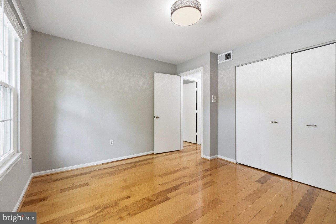 2401 Normandy Square Pl - Photo 2 of 30
