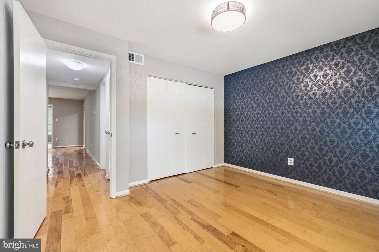 2401 Normandy Square Pl - Photo 3 of 30