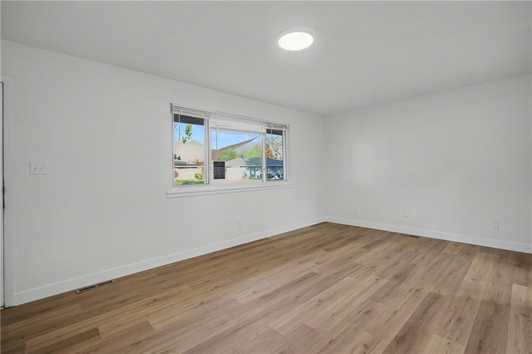 38 Savoy Ave - Photo 3 of 20