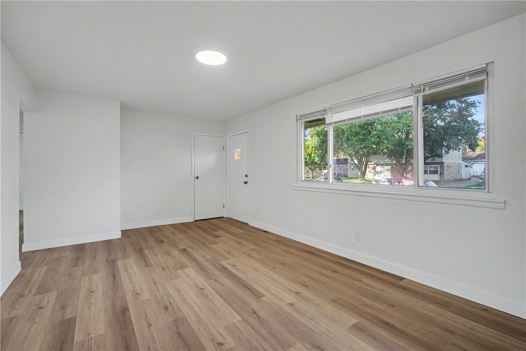 38 Savoy Ave - Photo 4 of 20