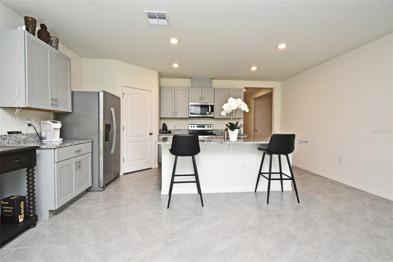 440 Baroness Way - Photo 5 of 49