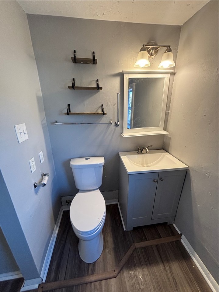1338 Swisher Ave - Photo 7 of 10