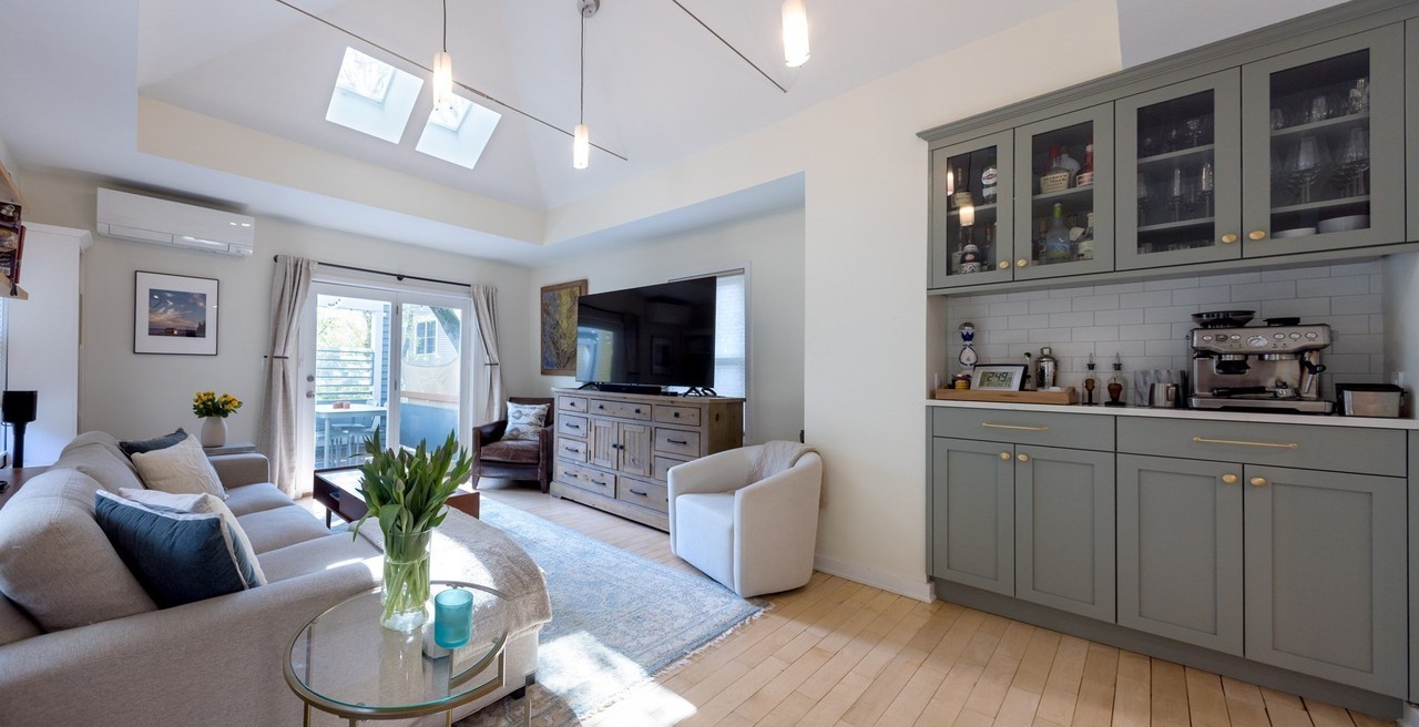 314 Beacon St - Photo 2 of 15