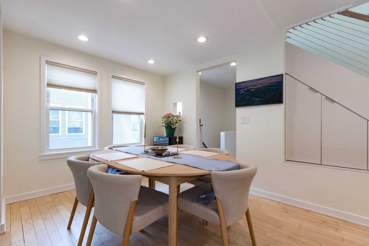 314 Beacon St - Photo 5 of 15