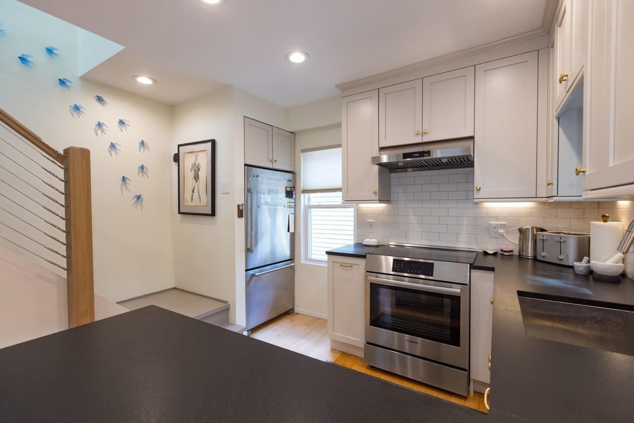 314 Beacon St - Photo 7 of 15