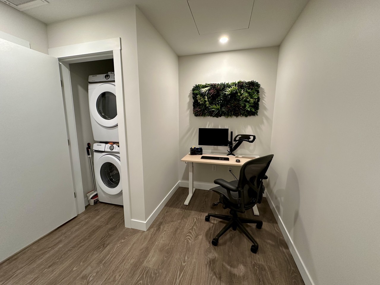 460 Nicola Street #903 - Photo 3 of 18