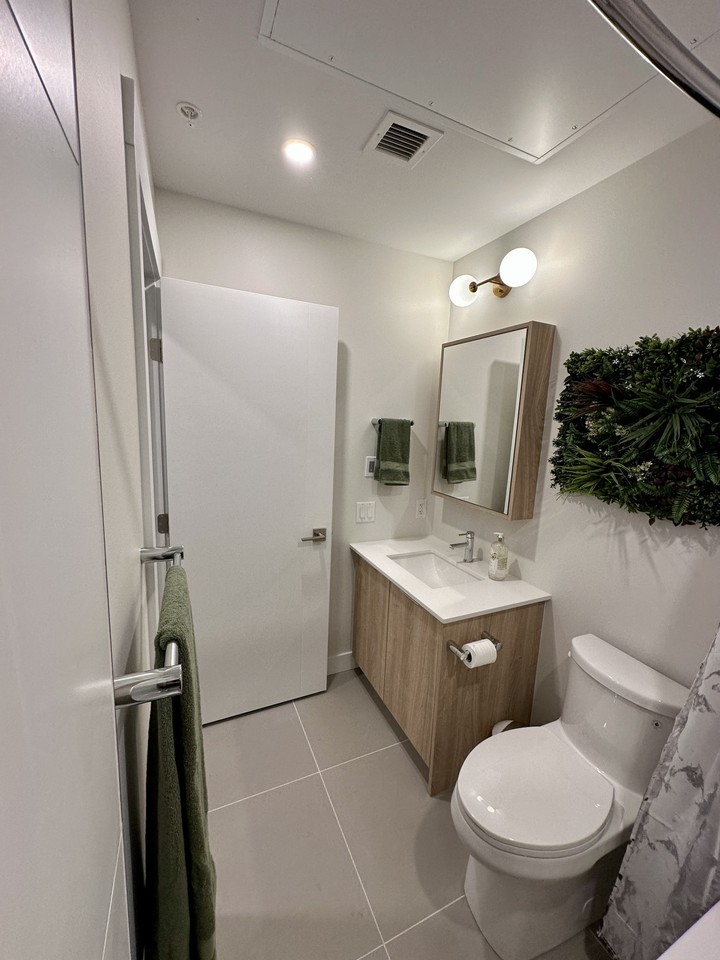 460 Nicola Street #903 - Photo 7 of 18
