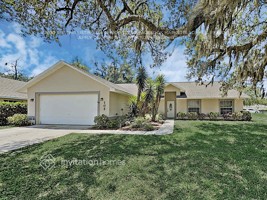 featured image of 105 Secluded Oak Ct