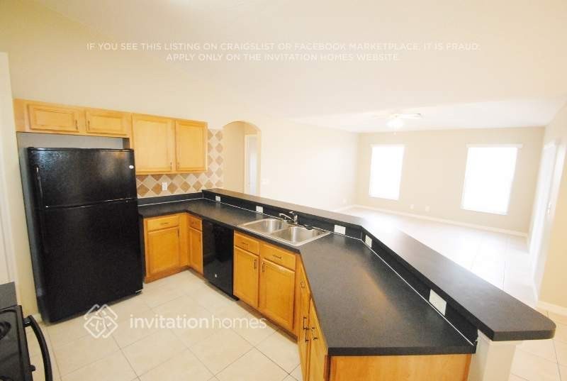 1448 Muir Cir - Photo 4 of 10