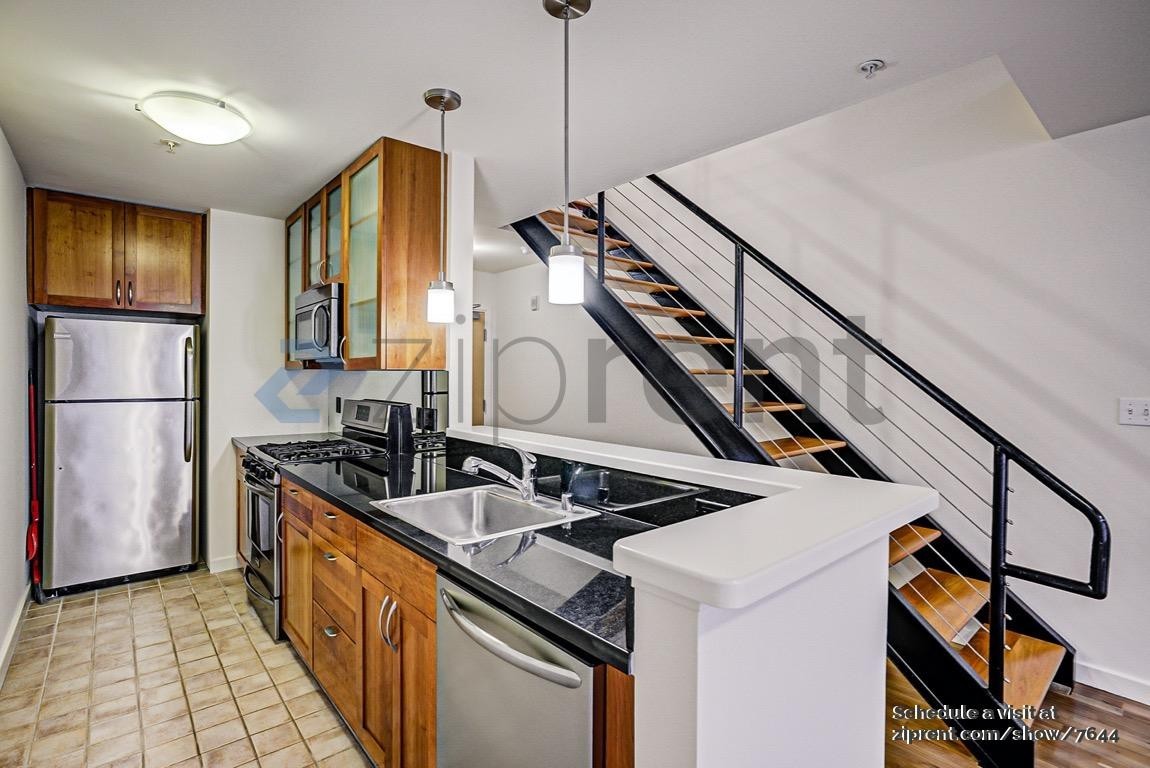 1720 Clay St #2 - Photo 4 of 13