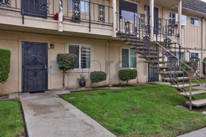 featured image of 2420 Oxford Way #14