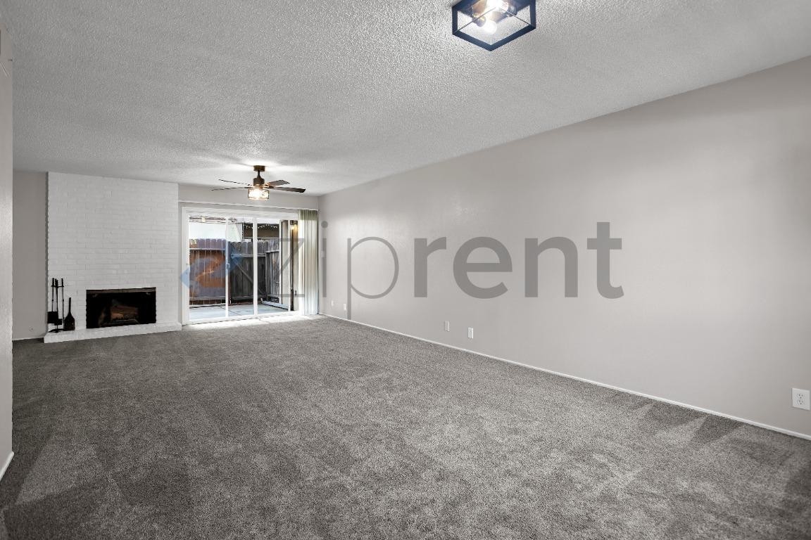 2420 Oxford Way #14 - Photo 5 of 36