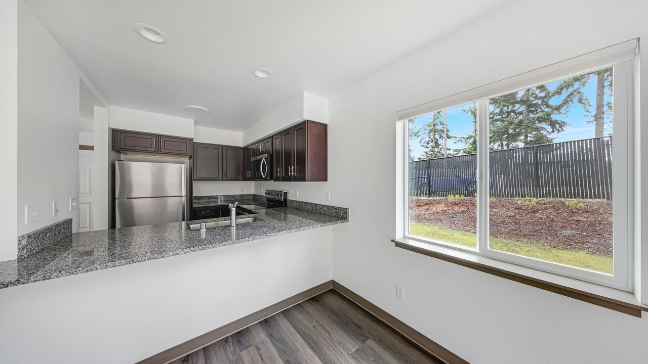 120 Ne 10th Ave #A4 - Photo 5 of 17
