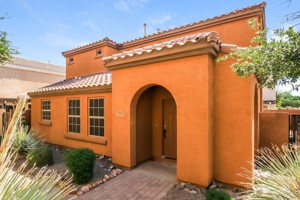 featured image of 3027 E Harrison St