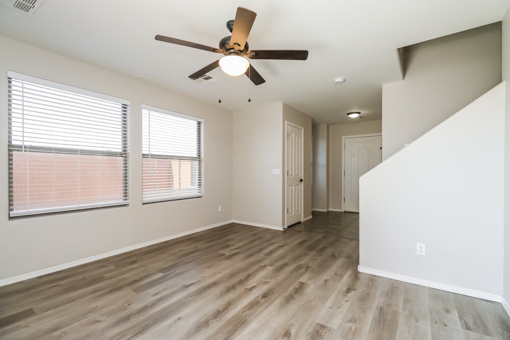 3027 E Harrison St - Photo 4 of 17