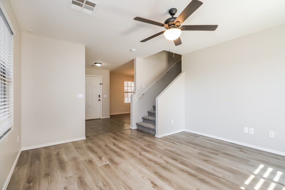 3027 E Harrison St - Photo 5 of 17
