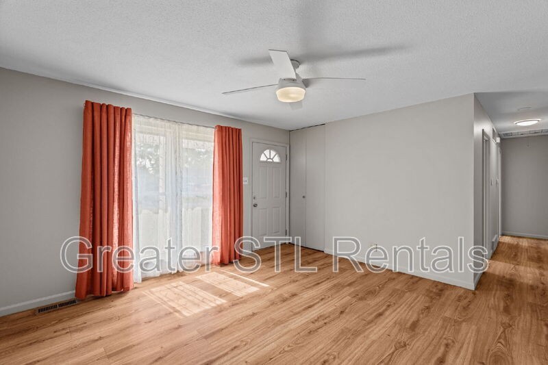 11909 Honey Hill Dr - Photo 6 of 40